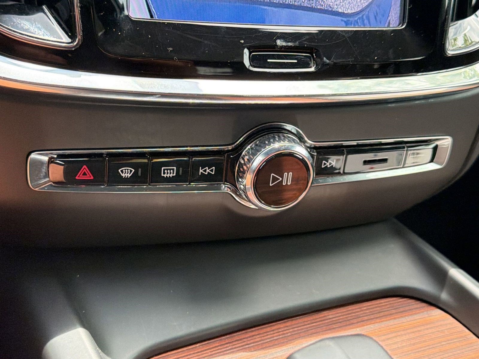 Used 2025 Volvo V60 B5 Cross Country Plus AWD/4WD image 19