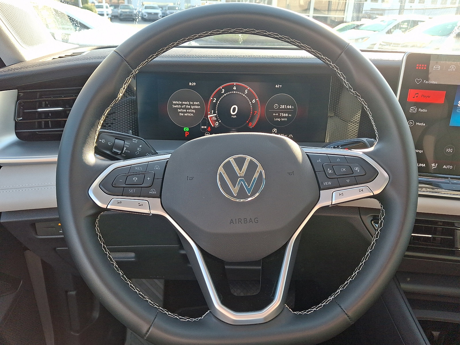 Certified 2025 Volkswagen Tiguan SE image 18