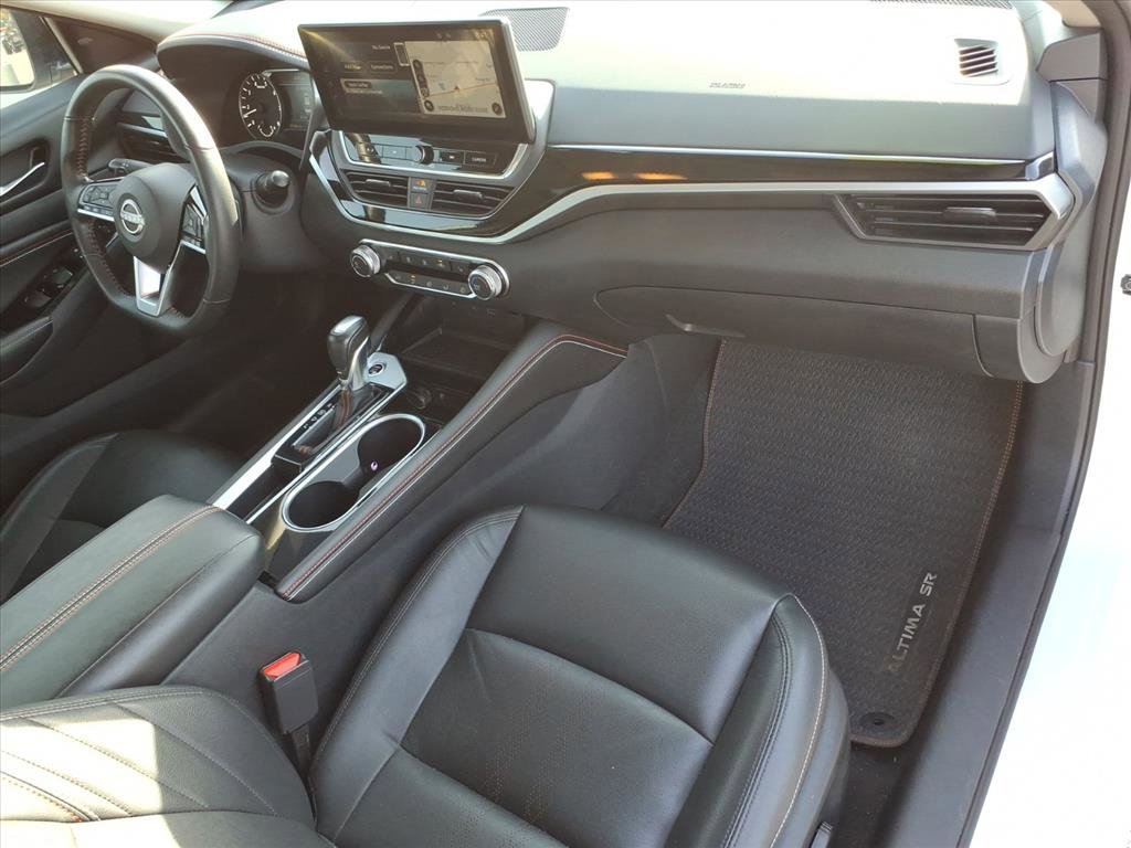 Used 2023 Nissan Altima 2.5 SR w/ SR Premium Package image 18