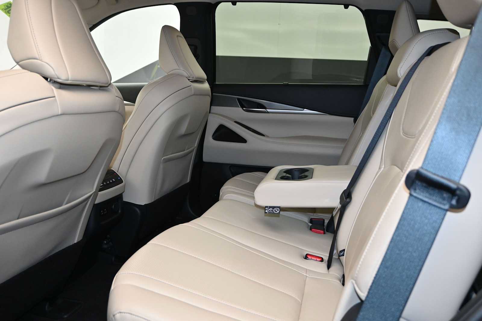 Used 2023 INFINITI QX60 Luxe w/ Cargo Package AWD/4WD image 29