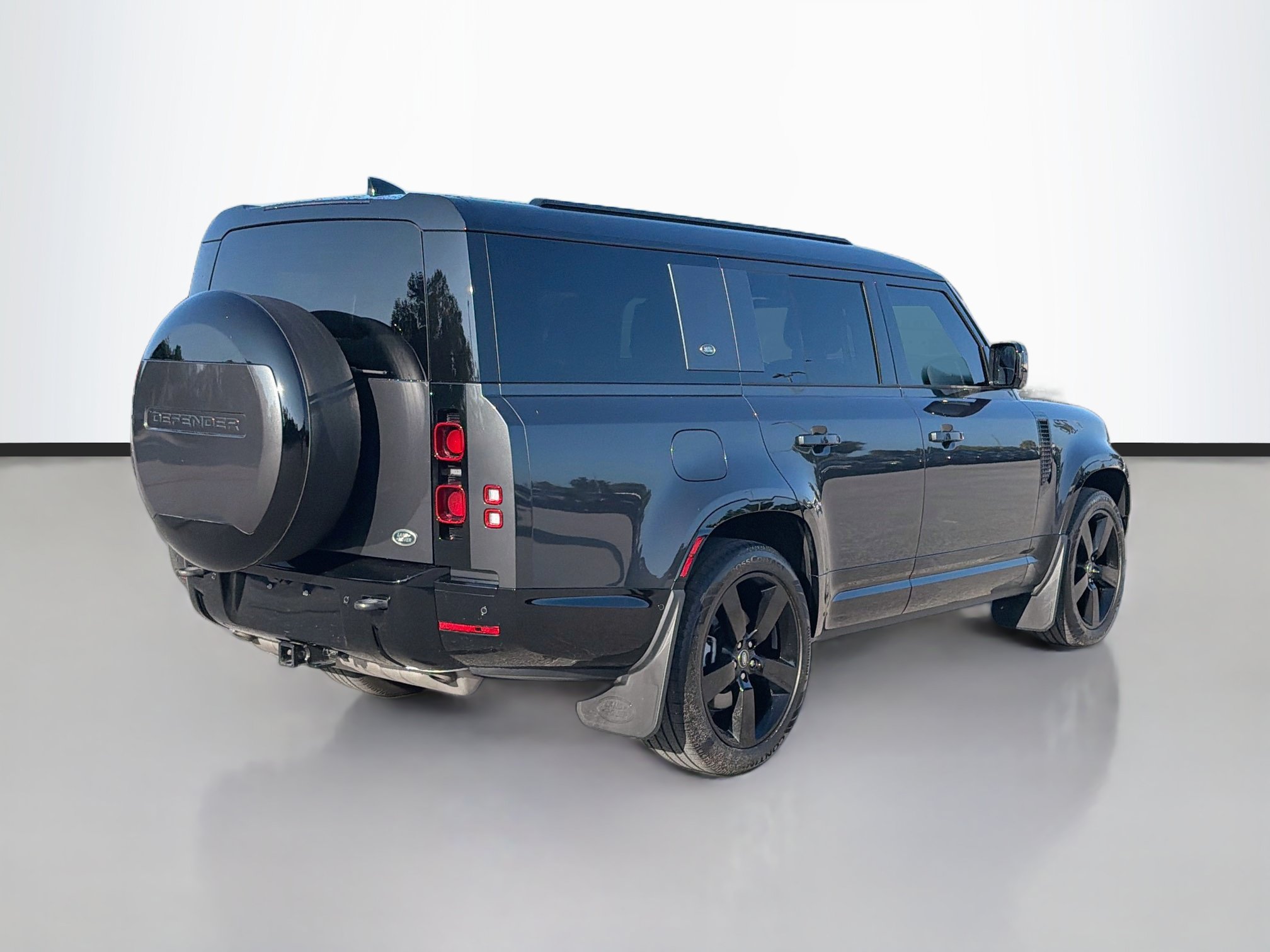 Used 2023 Land Rover Defender 130 X-Dynamic SE AWD/4WD image 5