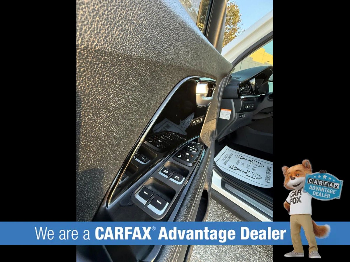 Used 2021 Kia Niro EX Premium FWD image 53
