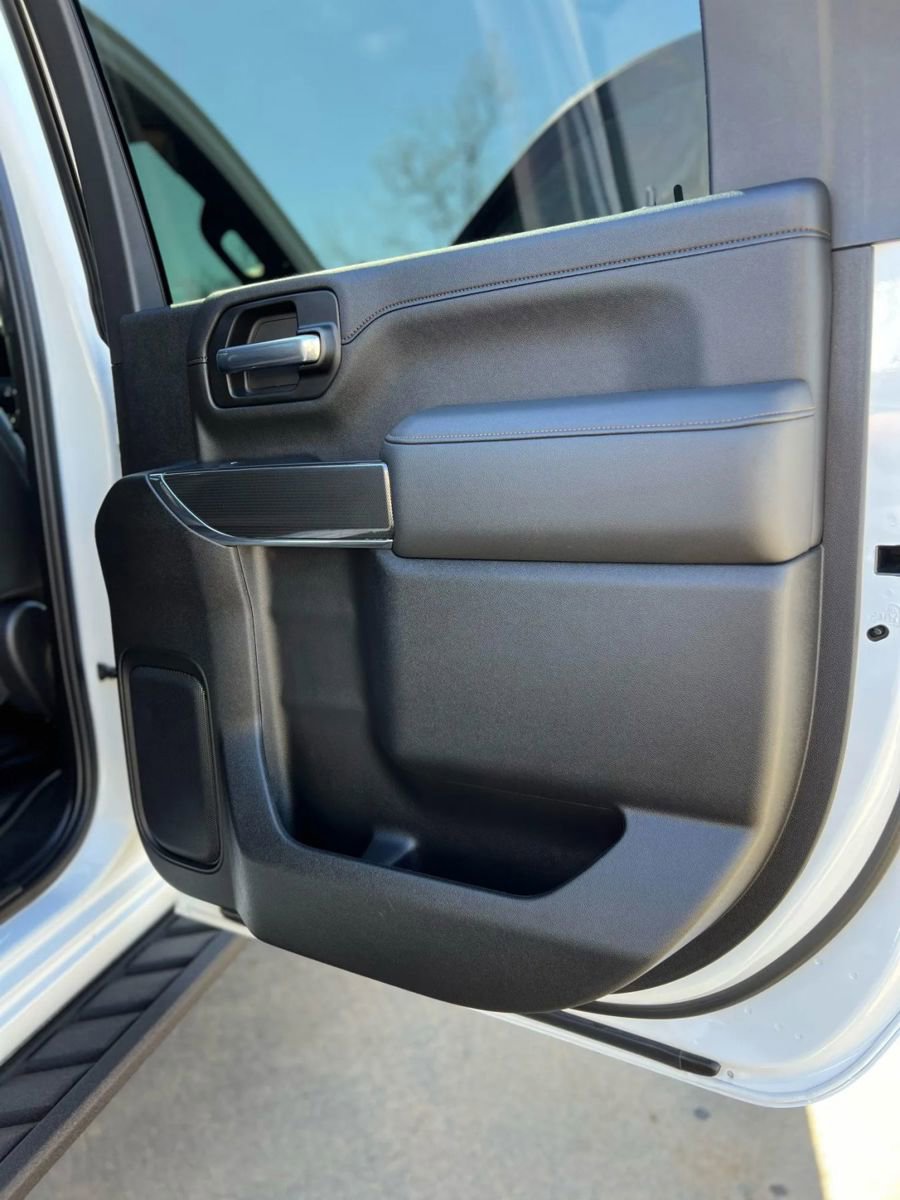 Used 2021 GMC Sierra 3500 AT4 w/ AT4 Premium Plus Package image 12