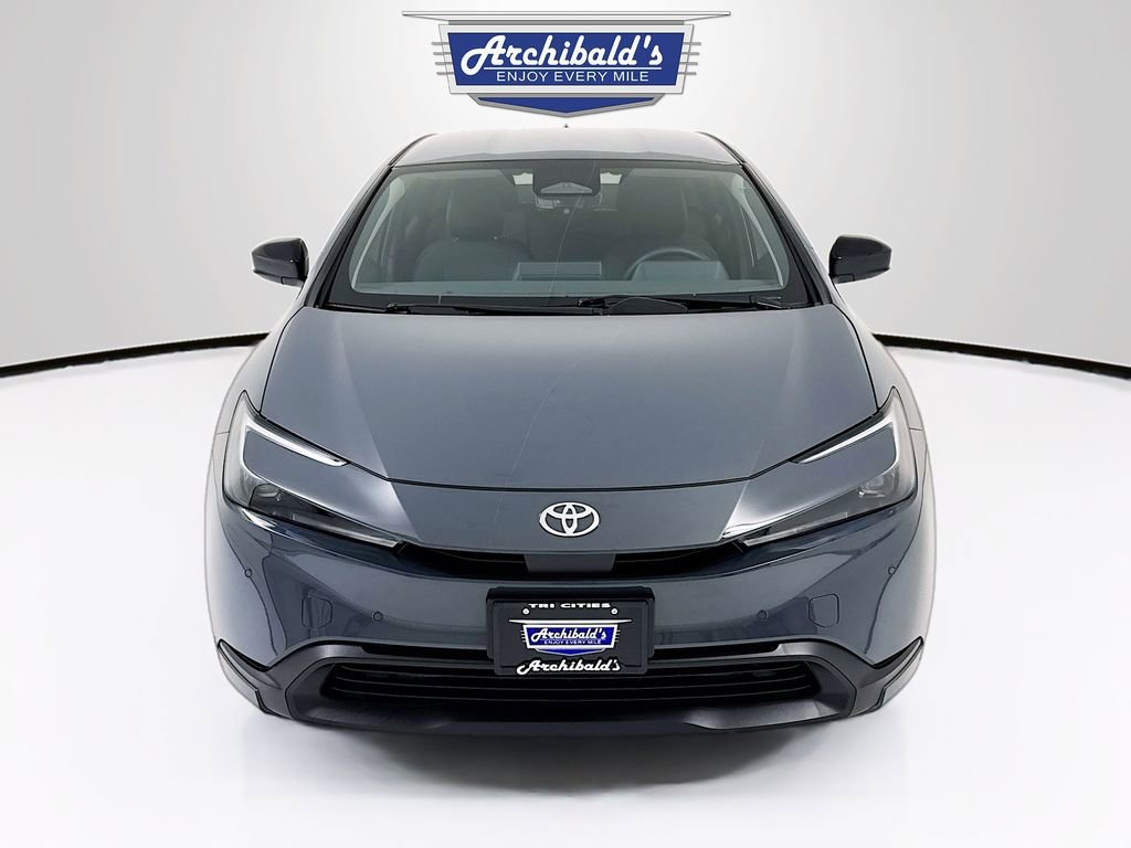 Used 2024 Toyota Prius LE image 2