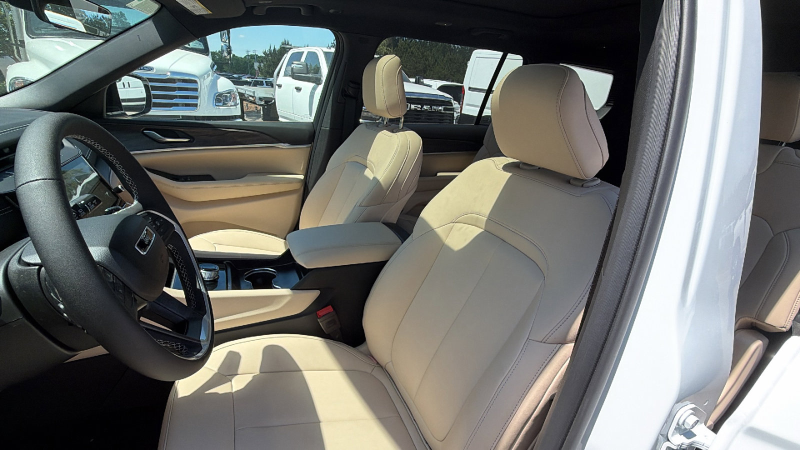 New 2026 Jeep Grand Cherokee L Limited AWD/4WD image 17