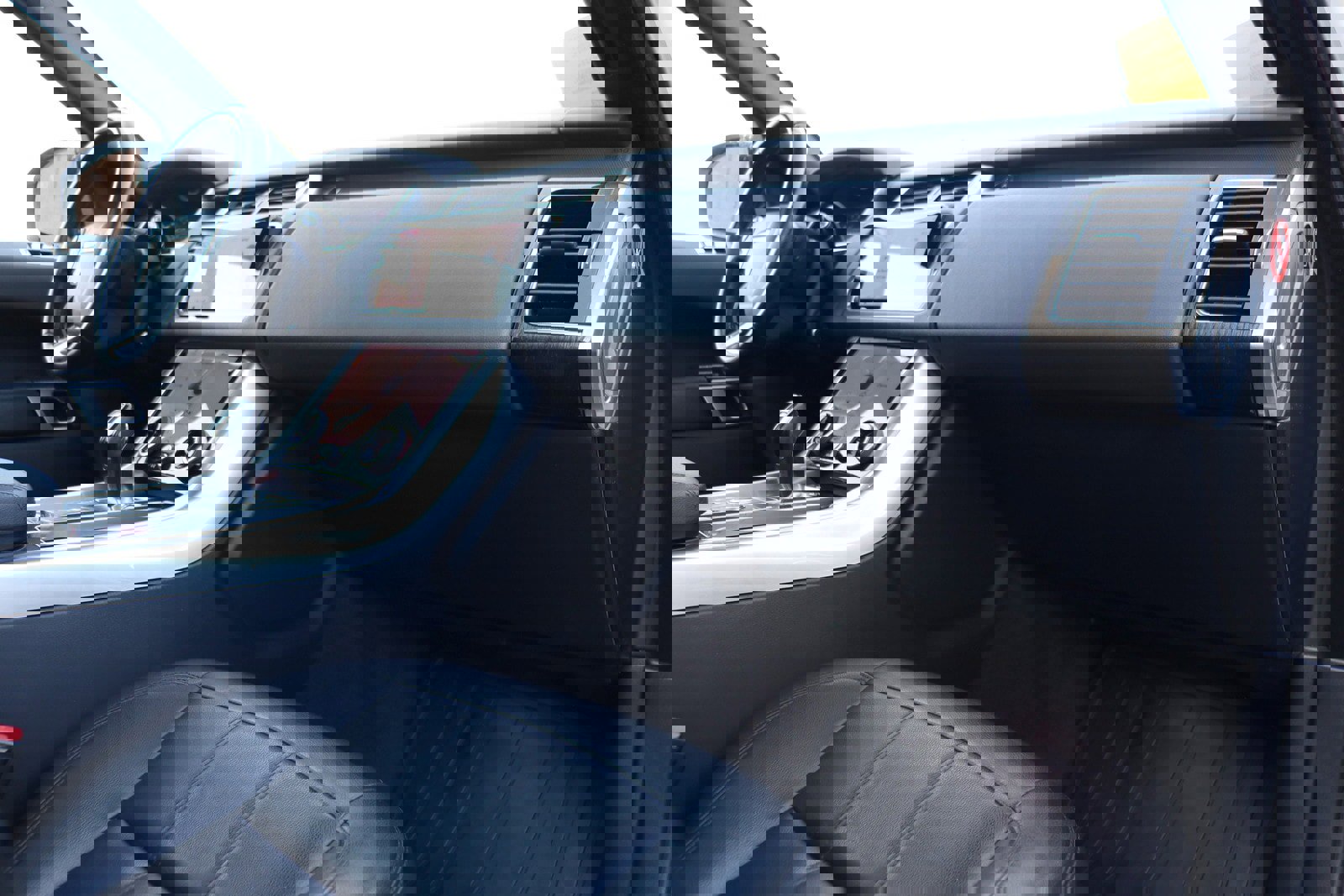 Used 2018 Land Rover Range Rover Sport SE image 21