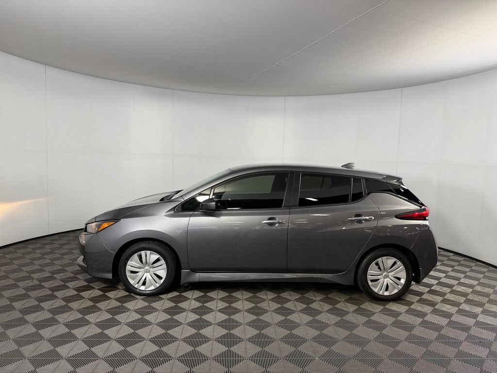 Used 2025 Nissan Leaf S FWD image 11