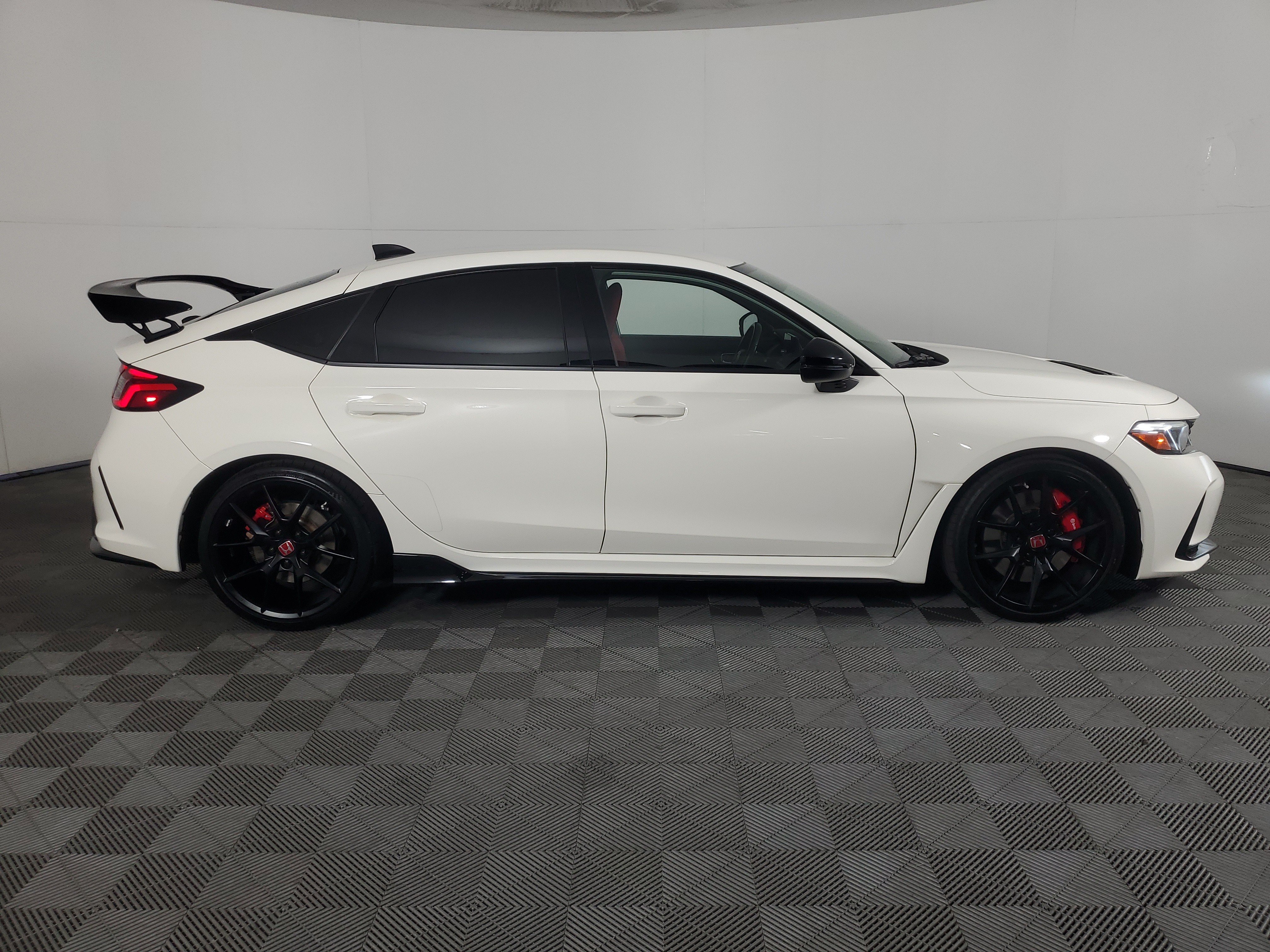 Used 2024 Honda Civic Type R image 3