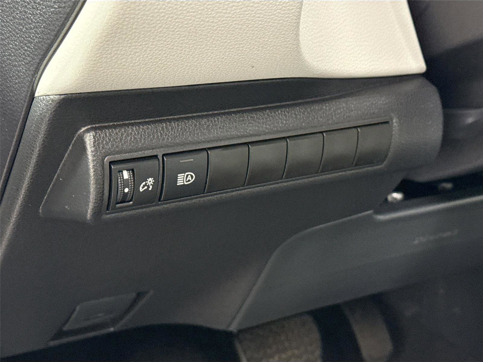 Certified 2025 Toyota Corolla LE FWD image 15