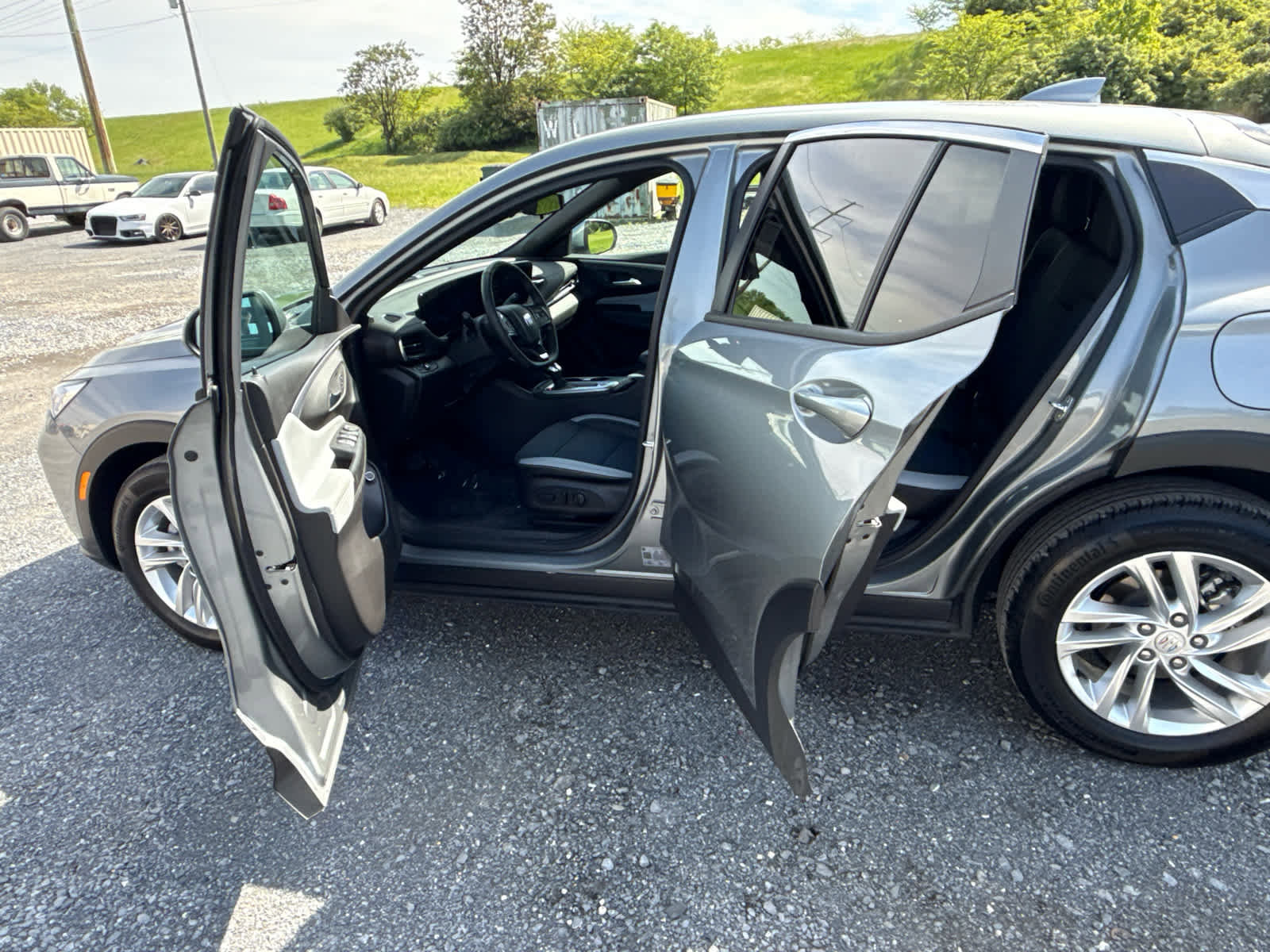 Used 2025 Buick Envista Sport Touring w/ Convenience I Package FWD image 27