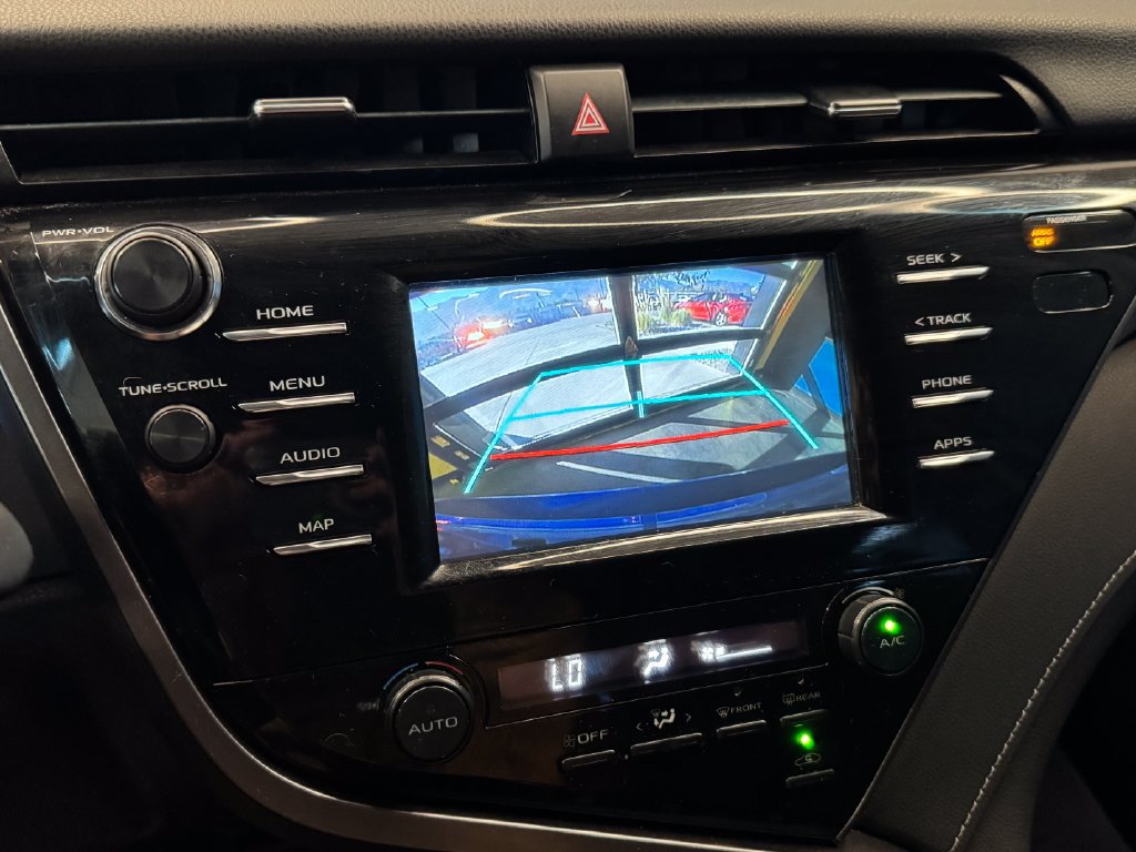 Used 2019 Toyota Camry SE FWD image 14