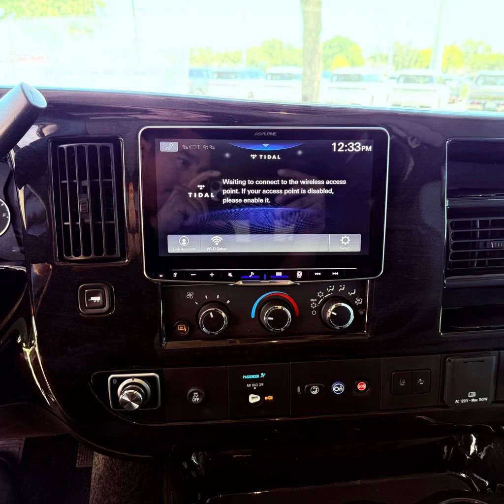 Used 2025 GMC Savana 2500 w/ Driver Convenience Package RWD image 8