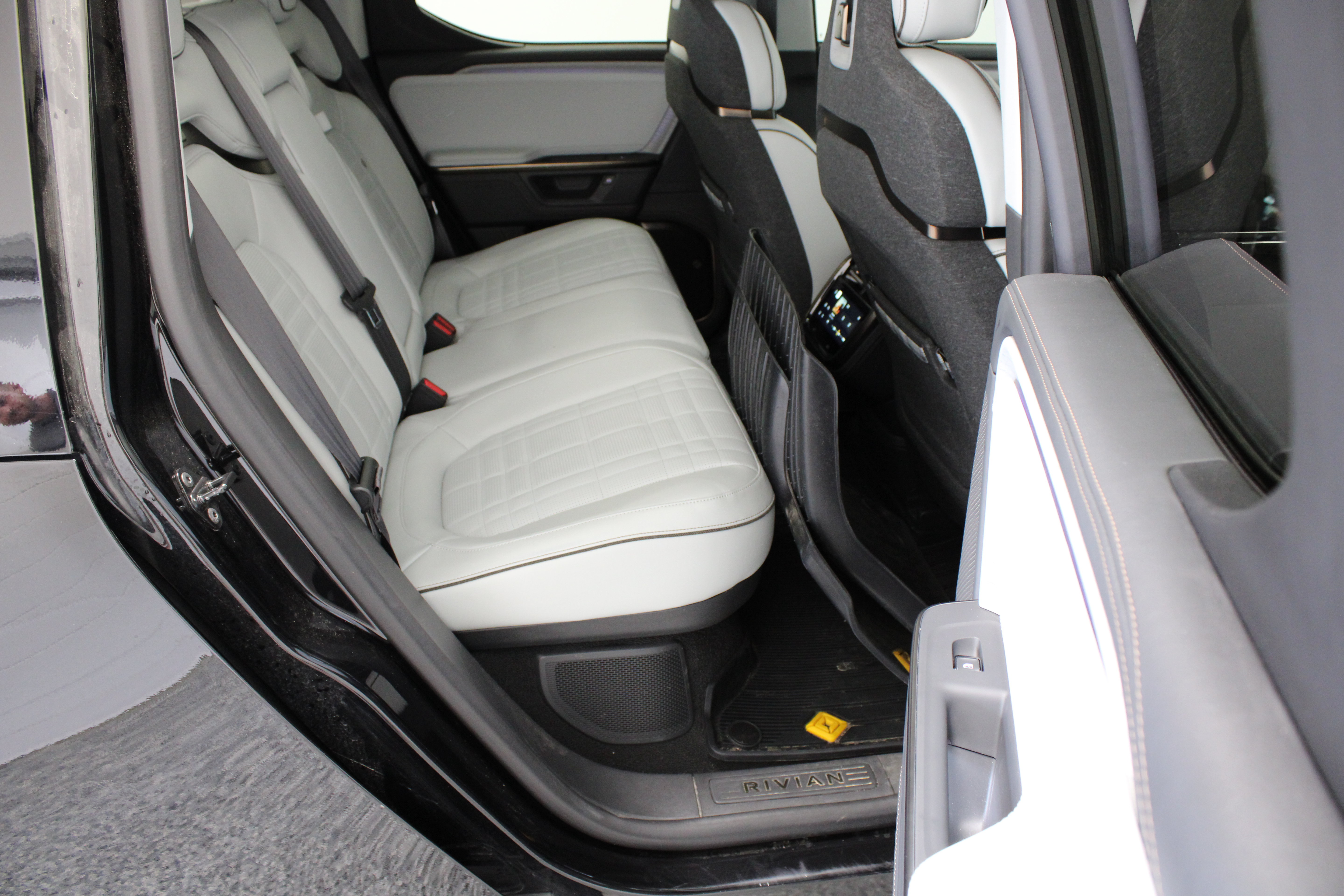 Used 2025 Rivian R1T Premium Tri AWD/4WD image 35
