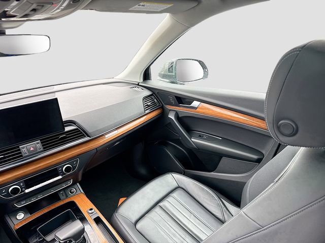 Used 2023 Audi Q5 2.0T Premium w/ Convenience Package image 25