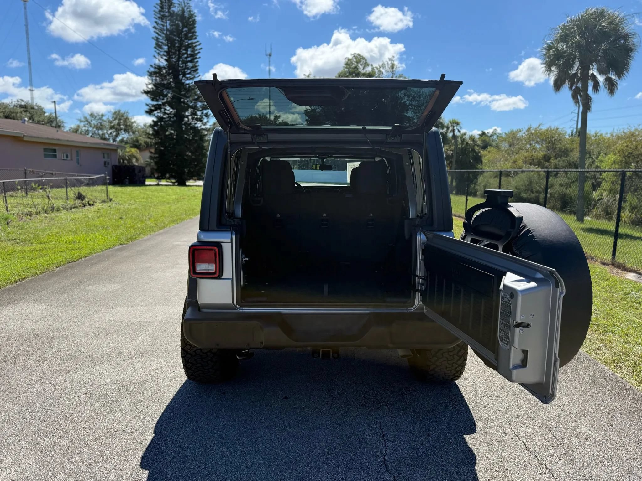 Used 2020 Jeep Wrangler Unlimited Sport S AWD/4WD image 9