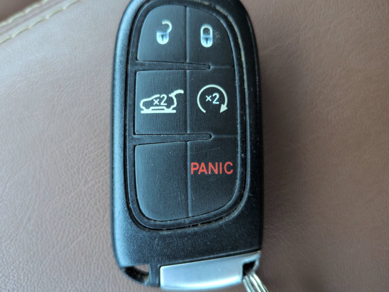 Used 2019 Jeep Cherokee Overland w/ Technology Group FWD image 31