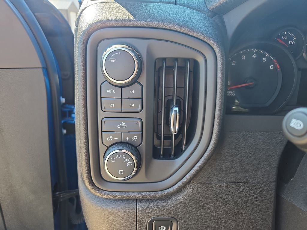 Used 2023 Chevrolet Silverado 1500 Custom Trail Boss w/ LPO, Dark Essentials Package image 26