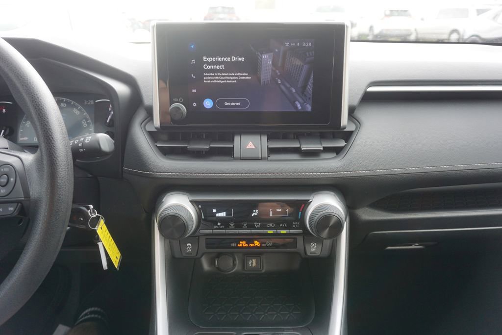 Used 2023 Toyota RAV4 LE AWD/4WD image 8