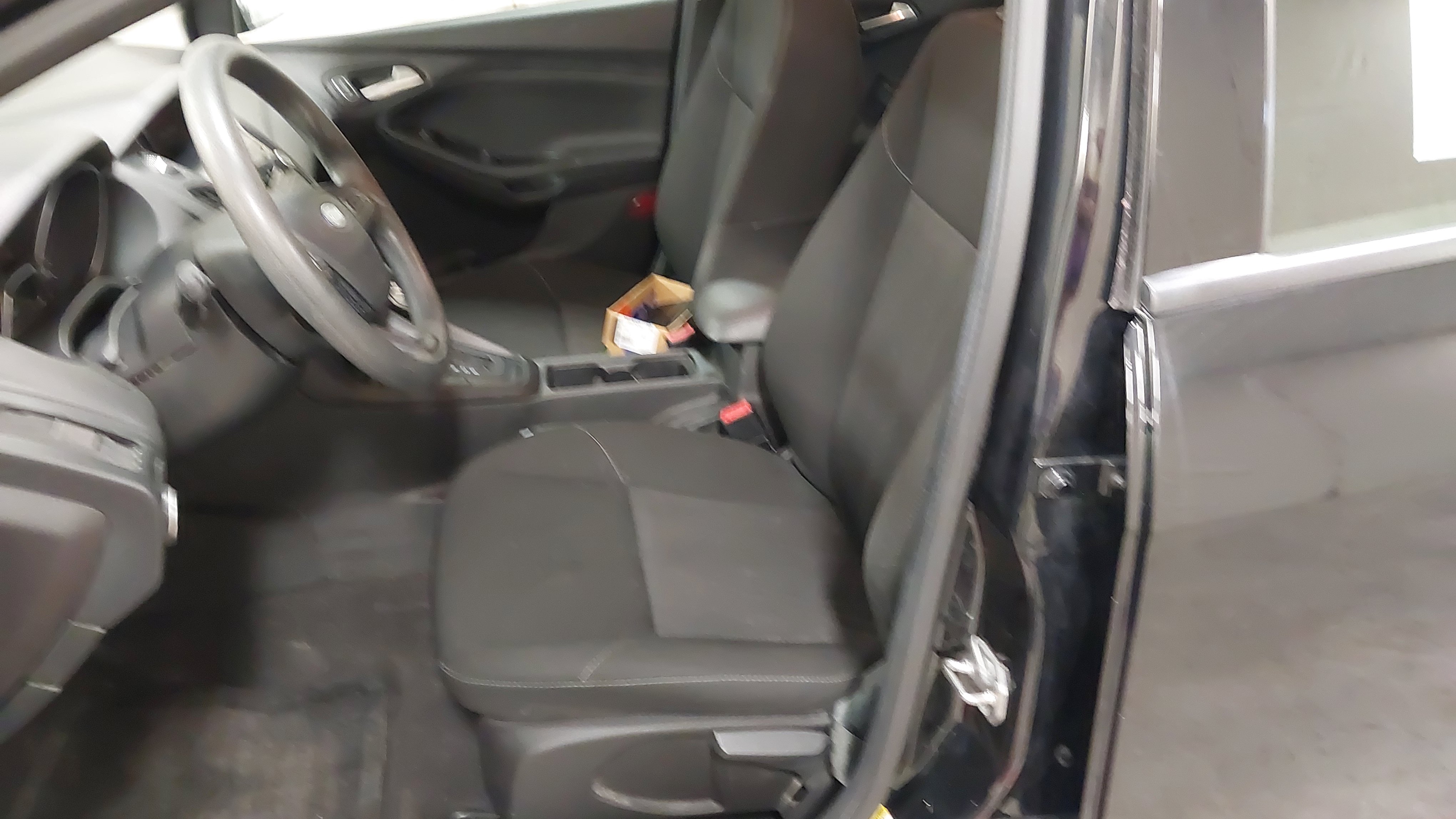 Used 2018 Ford Focus SE FWD image 22