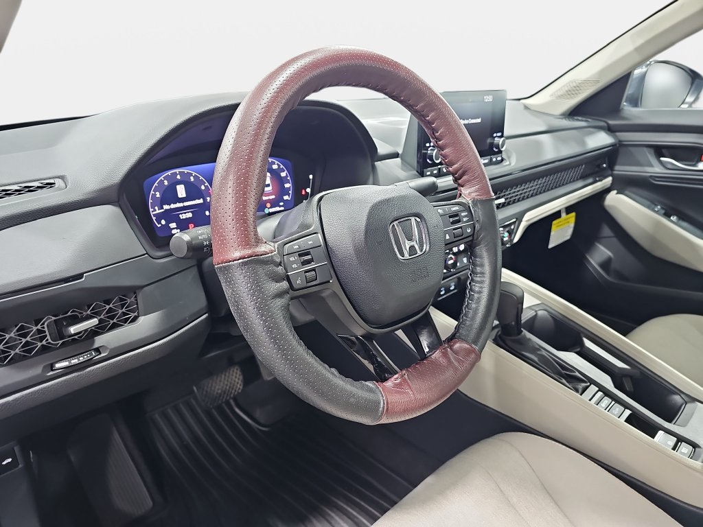 Used 2024 Honda Accord EX image 18