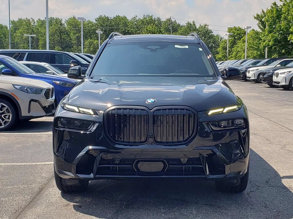 New 2027 BMW X7 xDrive40i w/ M Sport Package AWD/4WD image 2