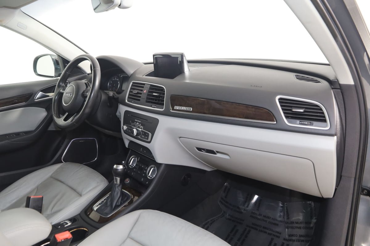 Used 2015 Audi Q3 2.0T Prestige w/ Prestige Package AWD/4WD image 37