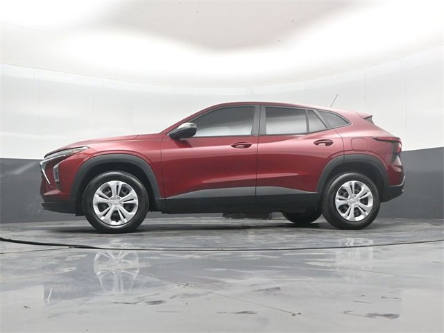 Used 2024 Chevrolet Trax LS image 43