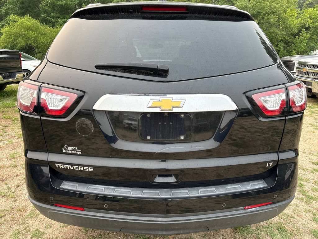 Used 2017 Chevrolet Traverse LT w/ Style and Technology Package FWD image 5