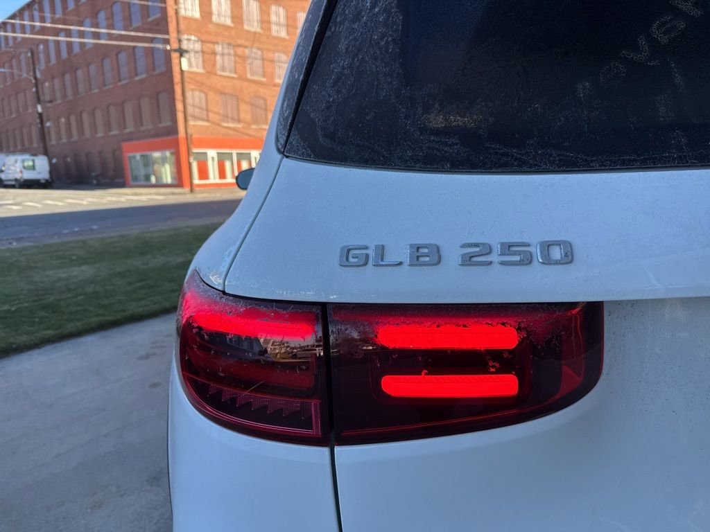 New 2026 Mercedes-Benz GLB 250 4MATIC image 8