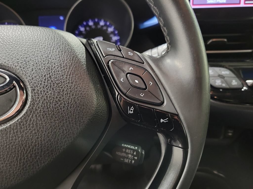 Used 2019 Toyota C-HR XLE FWD image 25