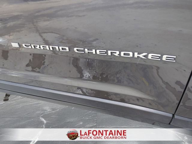 Used 2023 Jeep Grand Cherokee Limited image 31