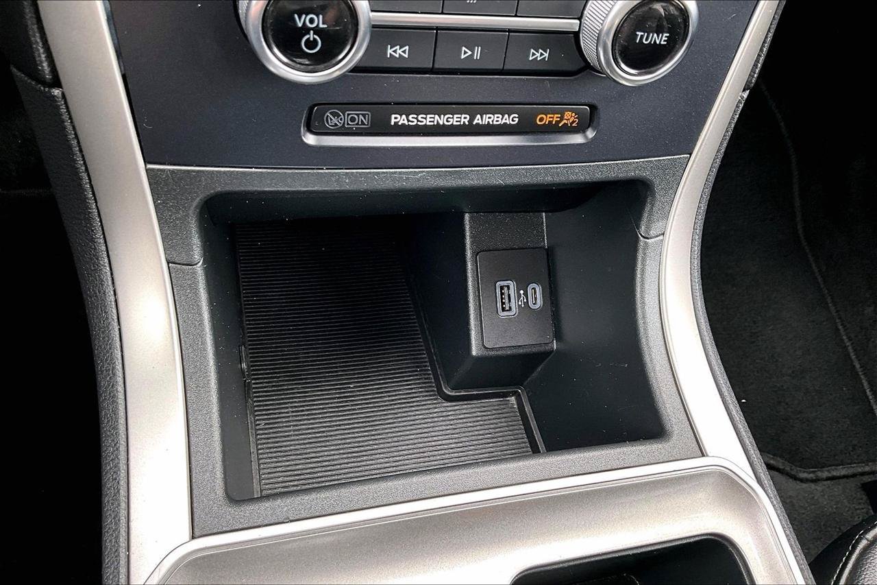 Used 2024 Ford Edge SEL AWD/4WD image 17