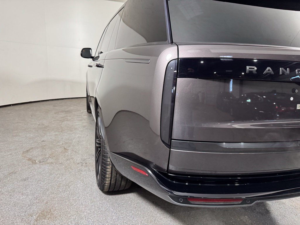 Used 2023 Land Rover Range Rover Long Wheelbase First Edition AWD/4WD image 8