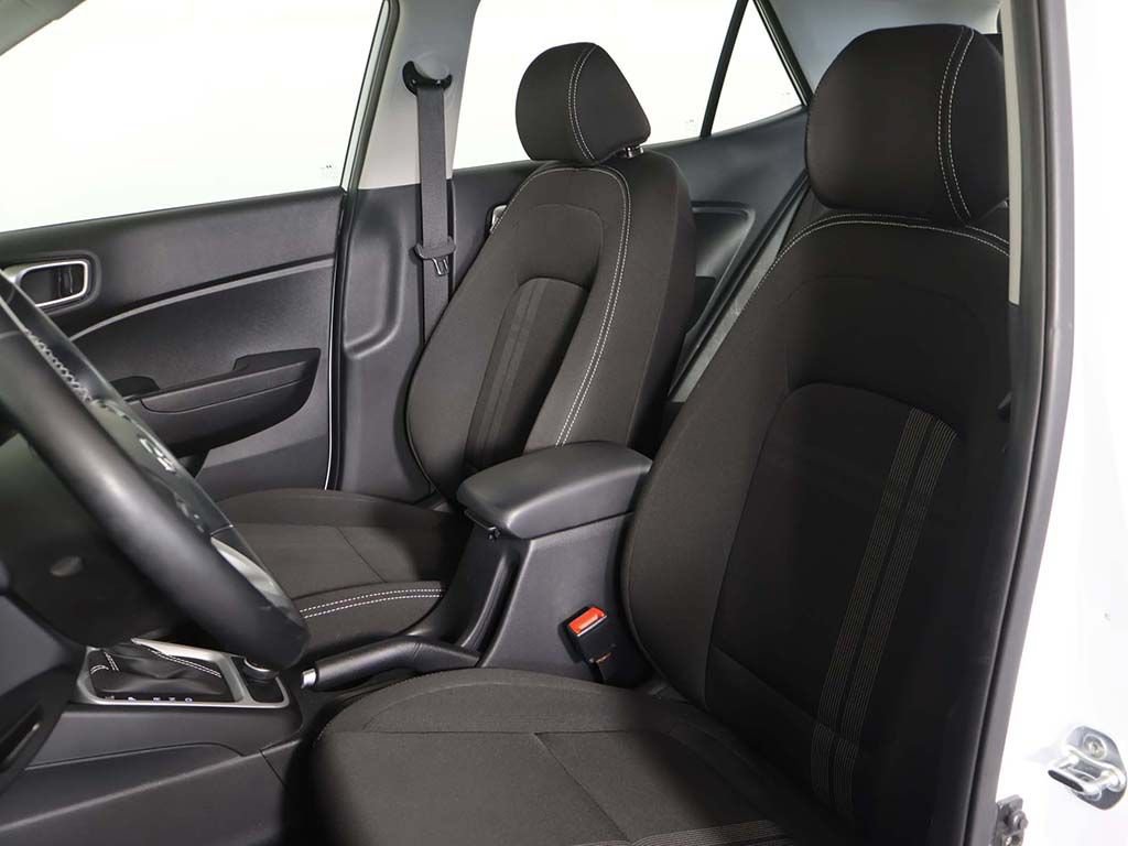 Certified 2024 Hyundai Venue SEL FWD image 26