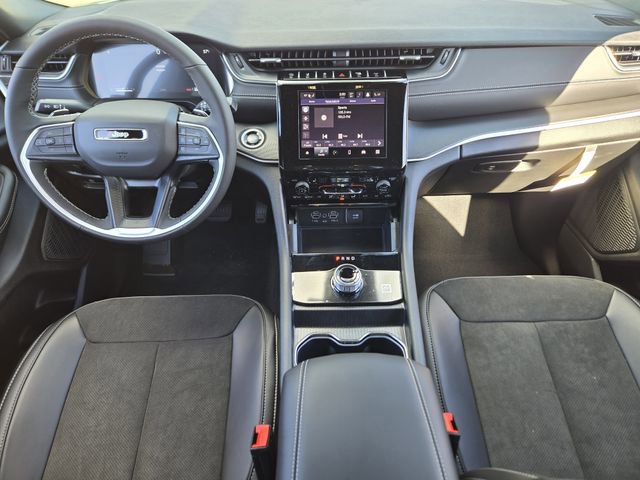 New 2025 Jeep Grand Cherokee Altitude AWD/4WD image 18