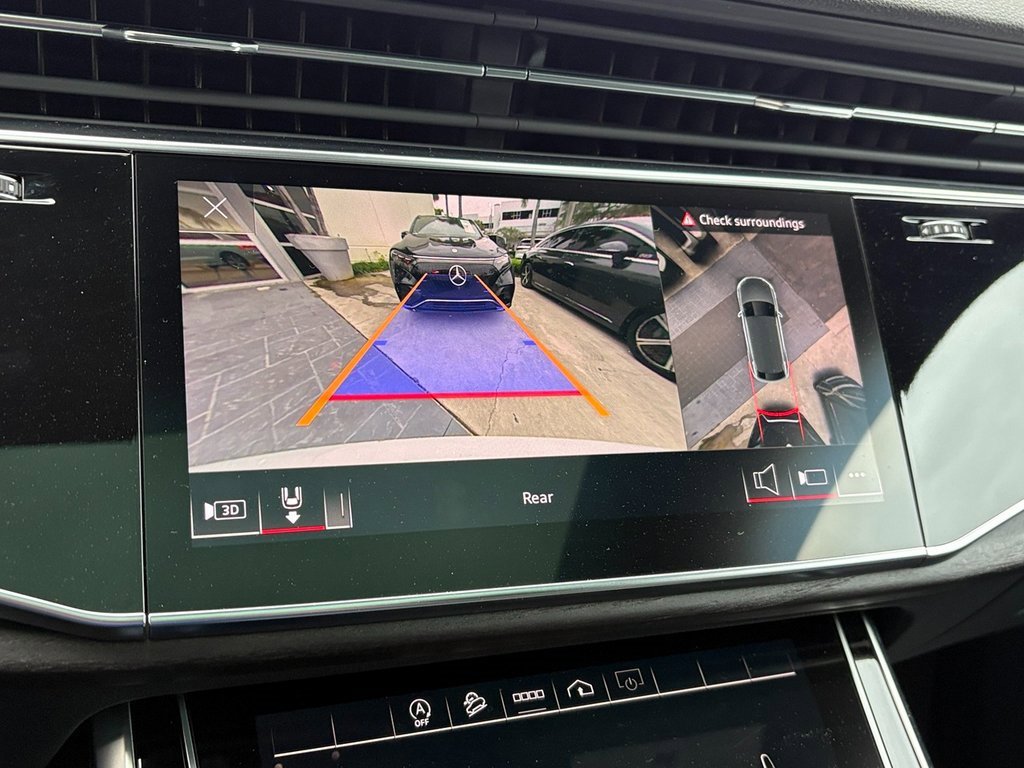 Used 2023 Audi Q8 Premium image 3