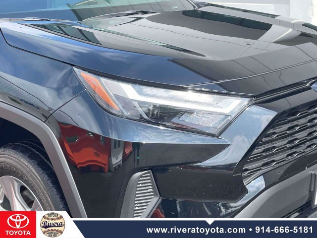 Used 2024 Toyota RAV4 LE AWD/4WD image 10