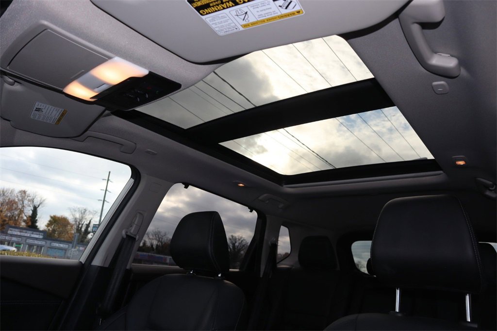 Certified 2022 Nissan Rogue Platinum w/ Head-Up Display Package image 18