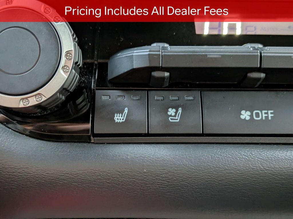 Used 2024 Toyota Tundra Platinum AWD/4WD image 25