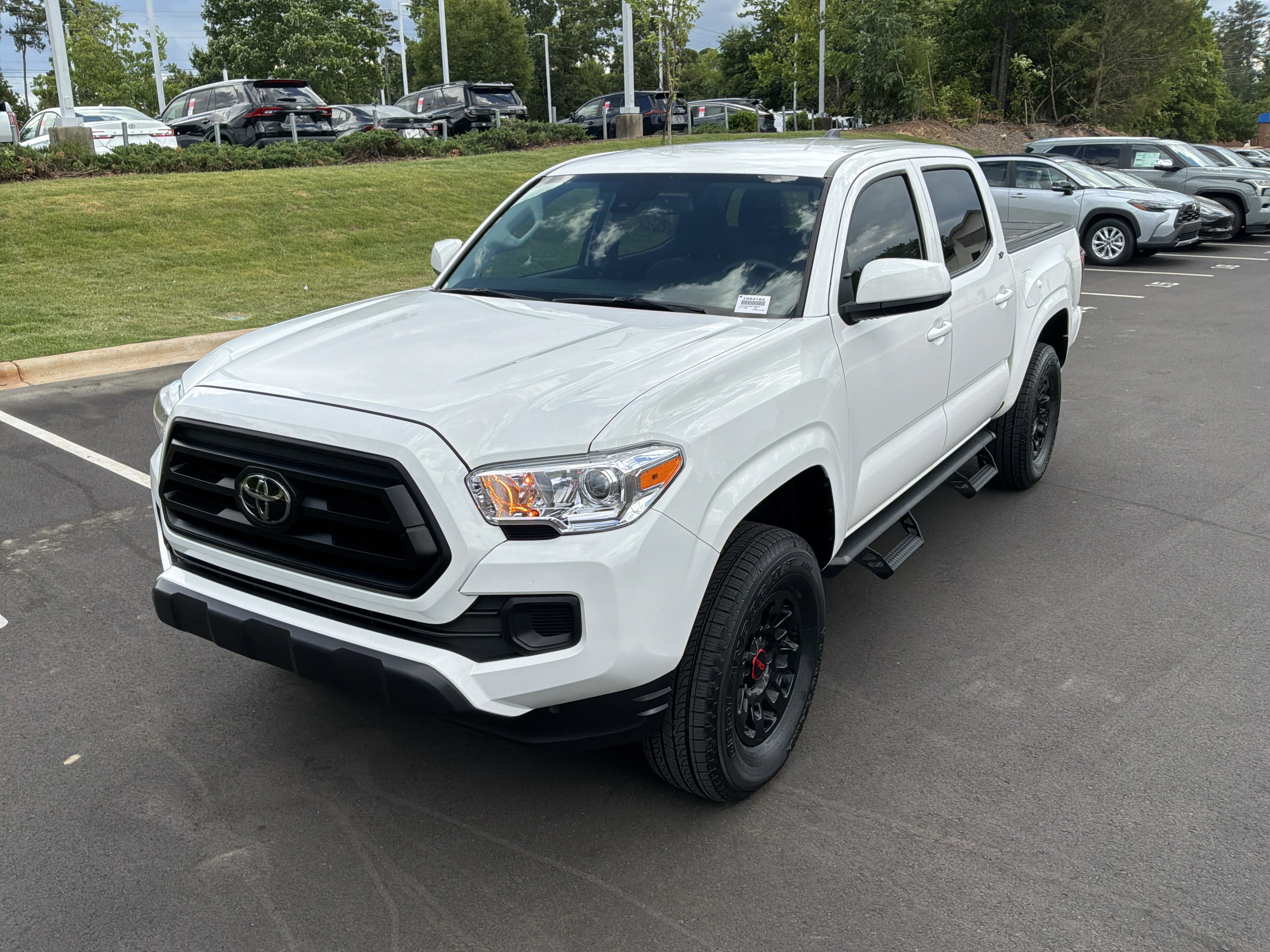Used 2022 Toyota Tacoma SR AWD/4WD image 5