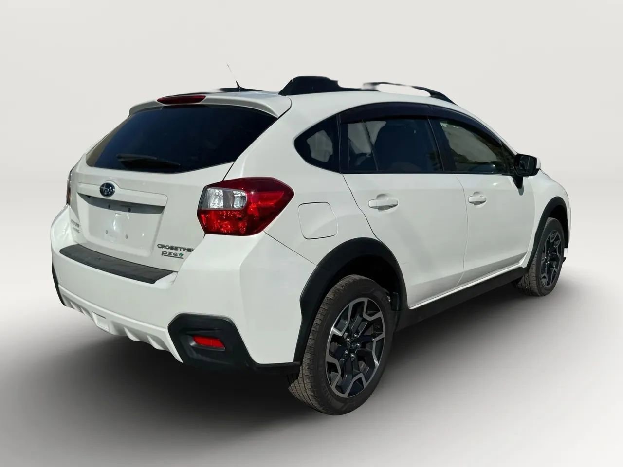 Used 2016 Subaru Crosstrek 2.0i Premium w/ Moonroof Package image 5