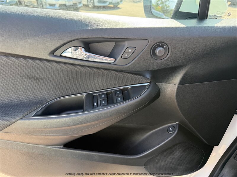 Used 2017 Chevrolet Cruze LS FWD image 23