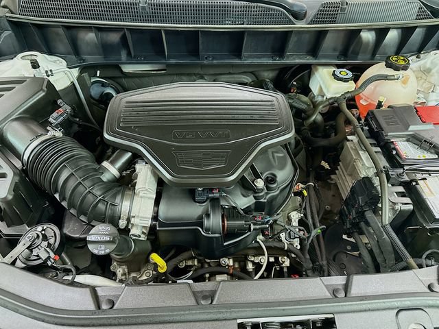 Used 2018 Cadillac XT5 Luxury w/ Driver Awareness Package FWD image 32