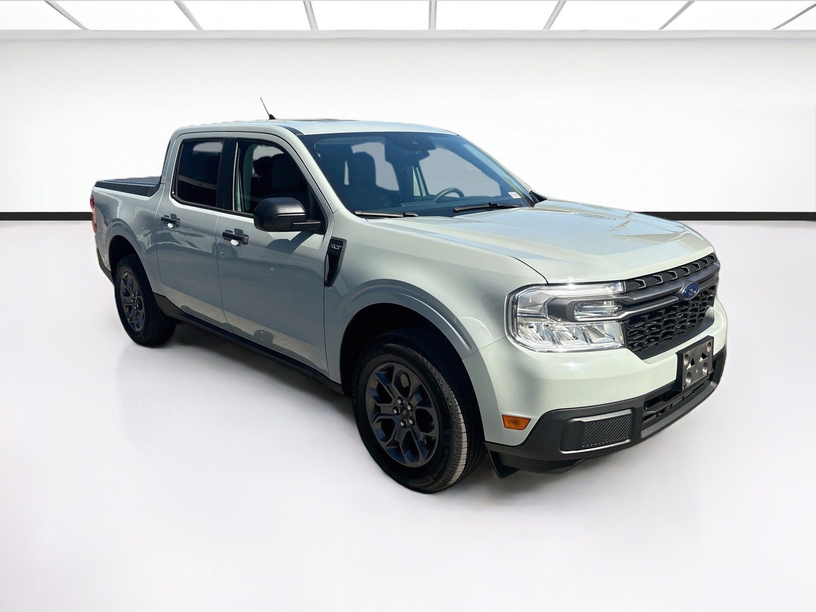 Used 2022 Ford Maverick XLT FWD image 3