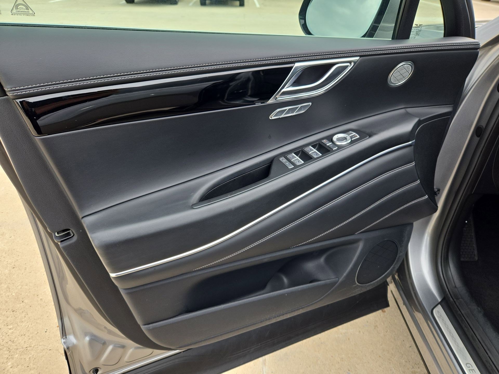 Used 2025 Genesis GV80 2.5T Standard AWD/4WD image 13