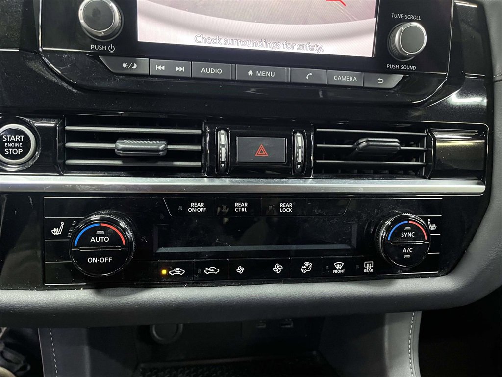 Used 2024 Nissan Pathfinder SV image 21