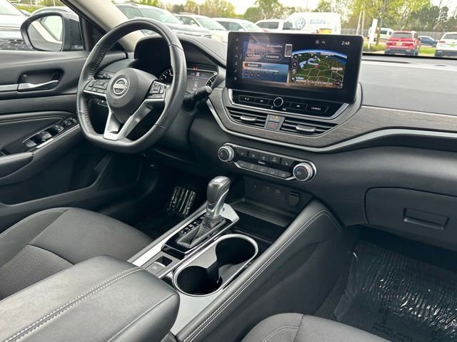 Used 2023 Nissan Altima 2.5 SV w/ SV Premium Package FWD image 30
