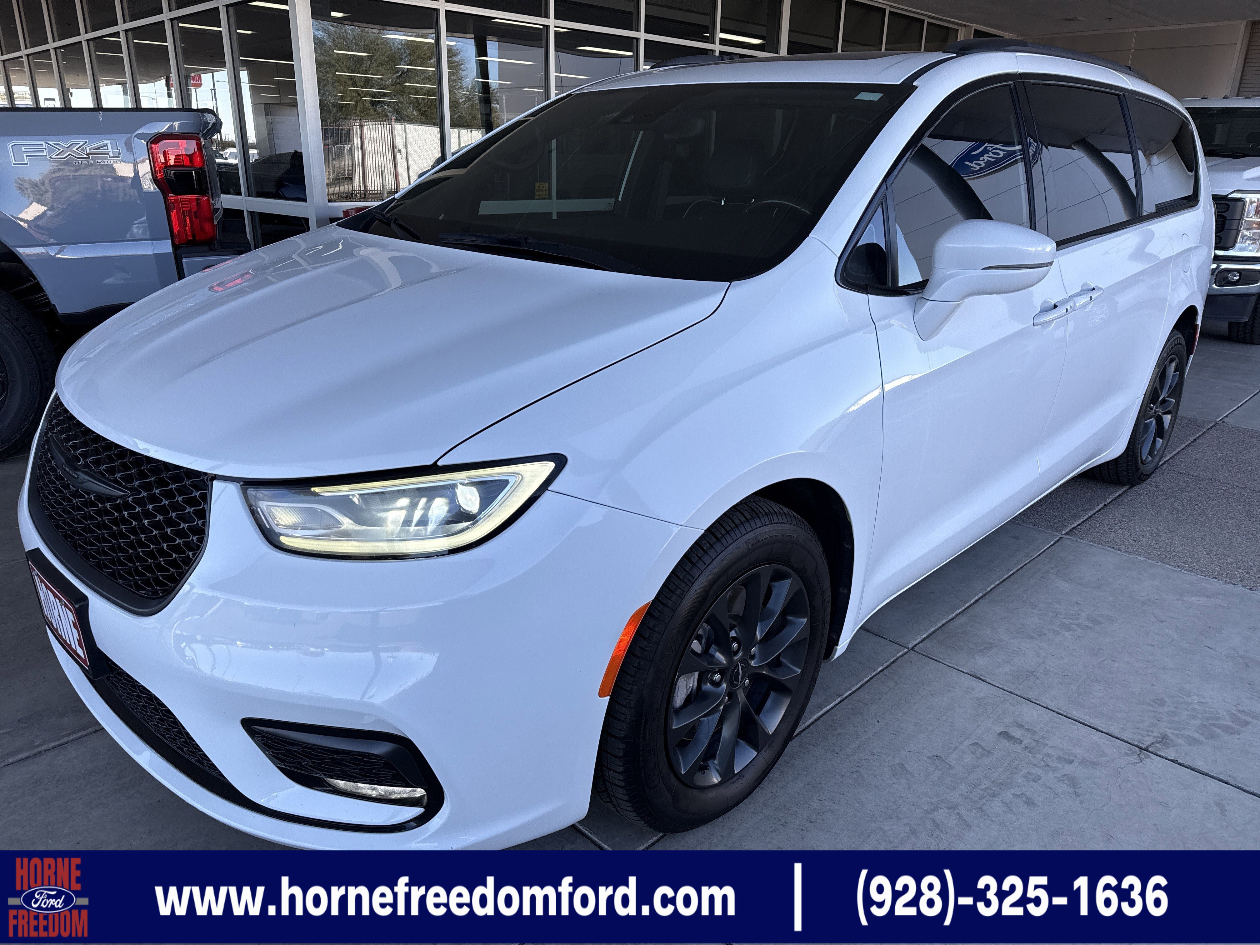 Used 2021 Chrysler Pacifica Limited w/ S Appearance Package image 1