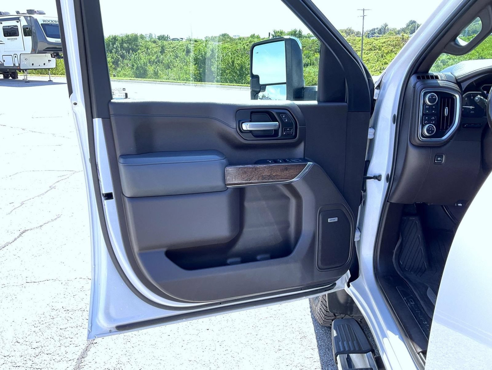Used 2020 GMC Sierra 2500 Denali w/ Denali Ultimate Package AWD/4WD image 9