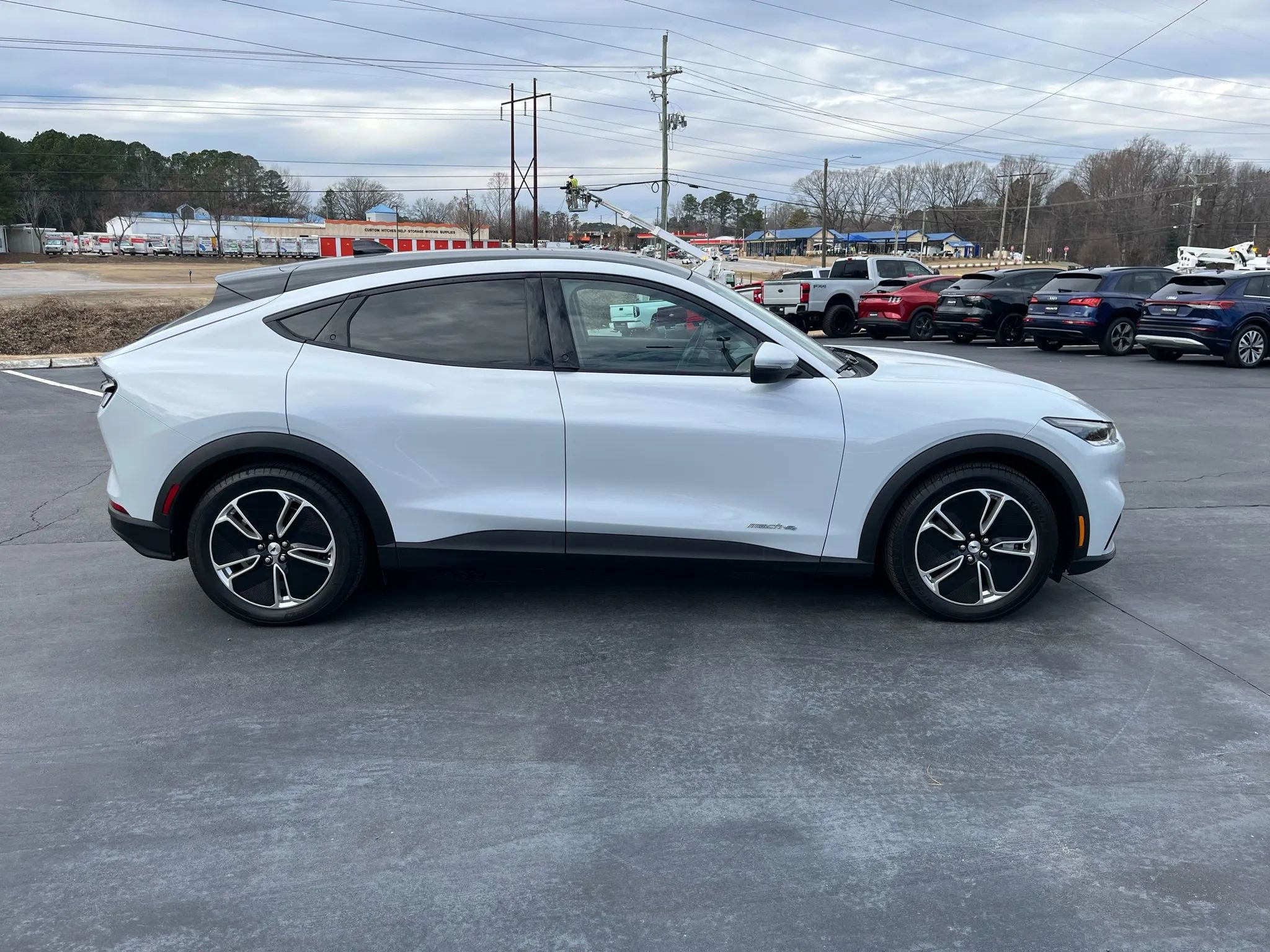 Used 2021 Ford Mustang Mach-E Select w/ Comfort/Appearance Package AWD/4WD image 11